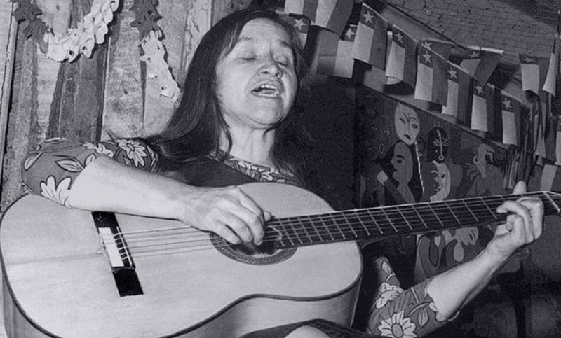 Hoy cumpliría 100 años la cantante Violeta Parra