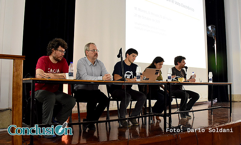 Voto electrónico: una decisión a contramano del mundo que “resta transparencia”