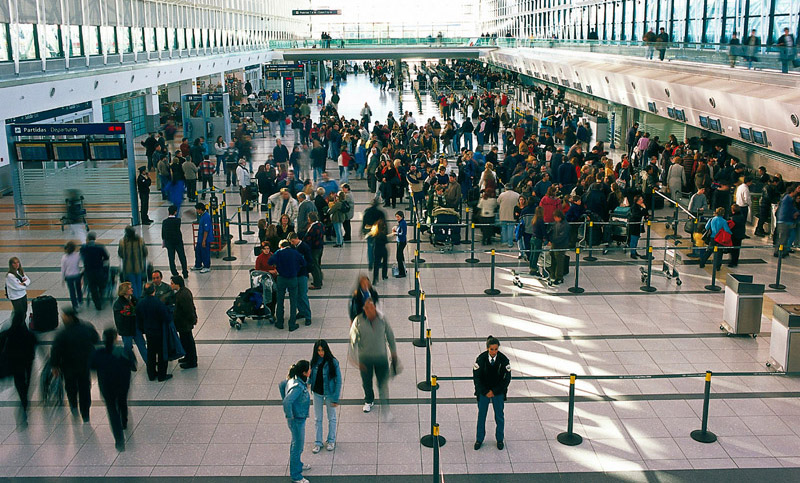 Se fueron 9 mil millones de dólares por turismo en exterior