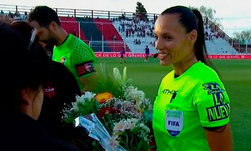 Quién es Mariana de Almeida, la mujer asistente de Patronato y Newell’s