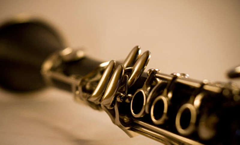 Un músico fue asaltado y pide ayuda para recuperar sus clarinetes