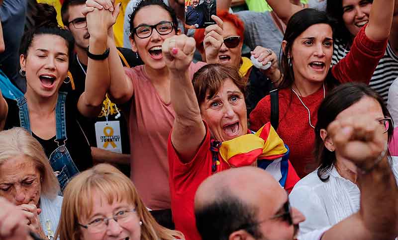 Sólo 24% de los catalanes quiere seguir con el proceso independentista
