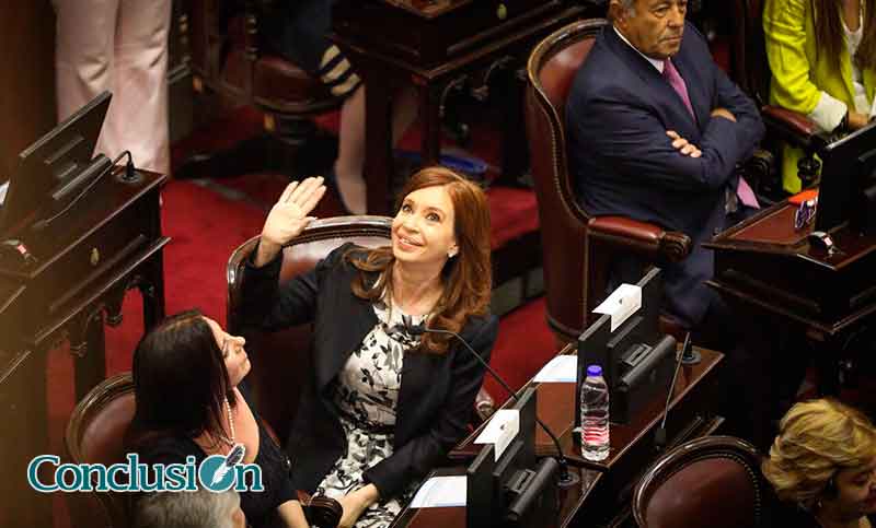 Cristina Kirchner juró como senadora para ejercer hasta 2023