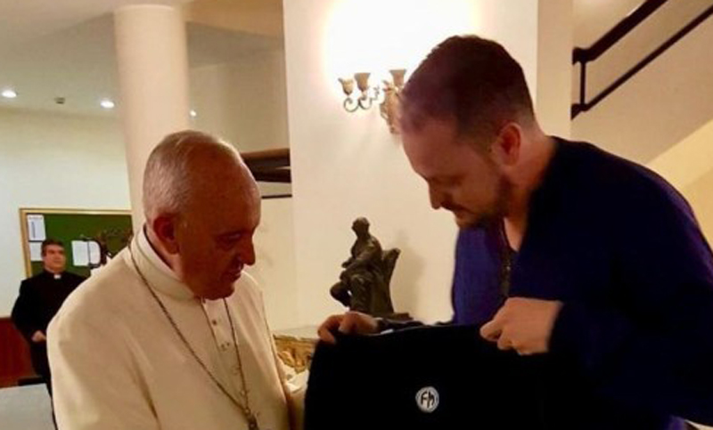 Transmiten preocupación al Papa por “despidos masivos” en fábricas militares