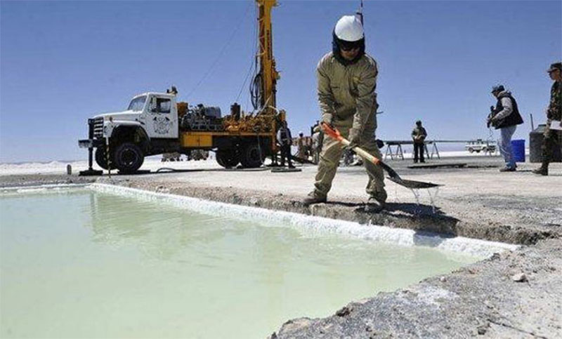 Transnacionales mineras se frotan las manos con el «oro blanco» argentino