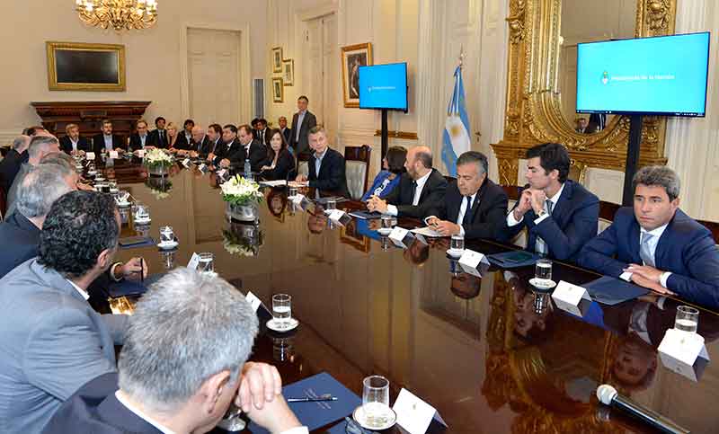 El gobierno destacó 11 temas principales asumidos con gobernadores