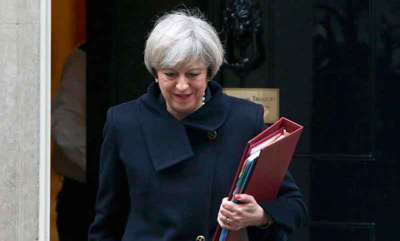 May espera que UE responda «positivamente» a oferta británica sobre Brexit