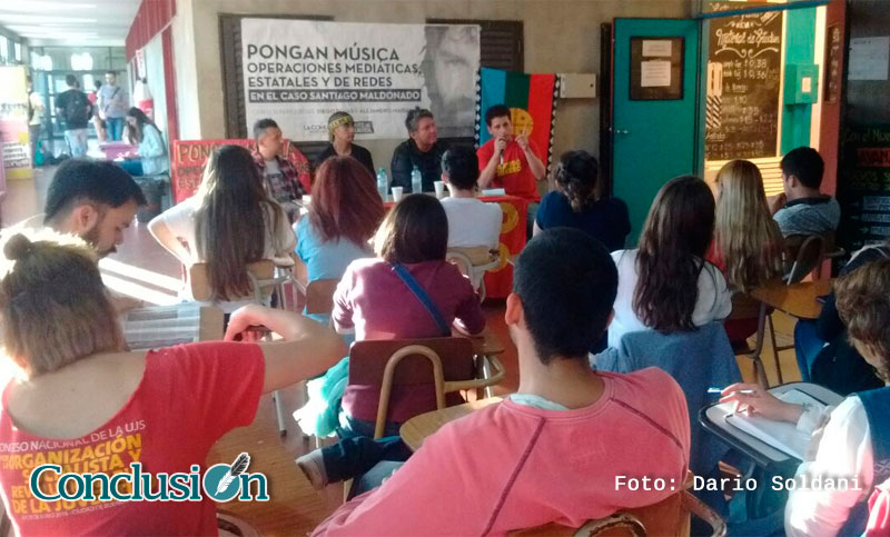 Se realizó una charla sobre las operaciones mediáticas en el caso Santiago Maldonado