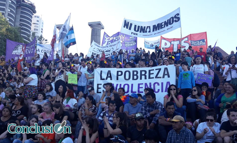 Miles de personas se movilizaron en Rosario contra la violencia de género