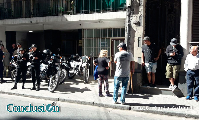 Una familia lucha para no ser desalojada porque la Iglesia reclama su vivienda