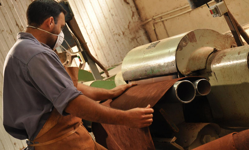 Las importaciones jaquean la industria del cuero