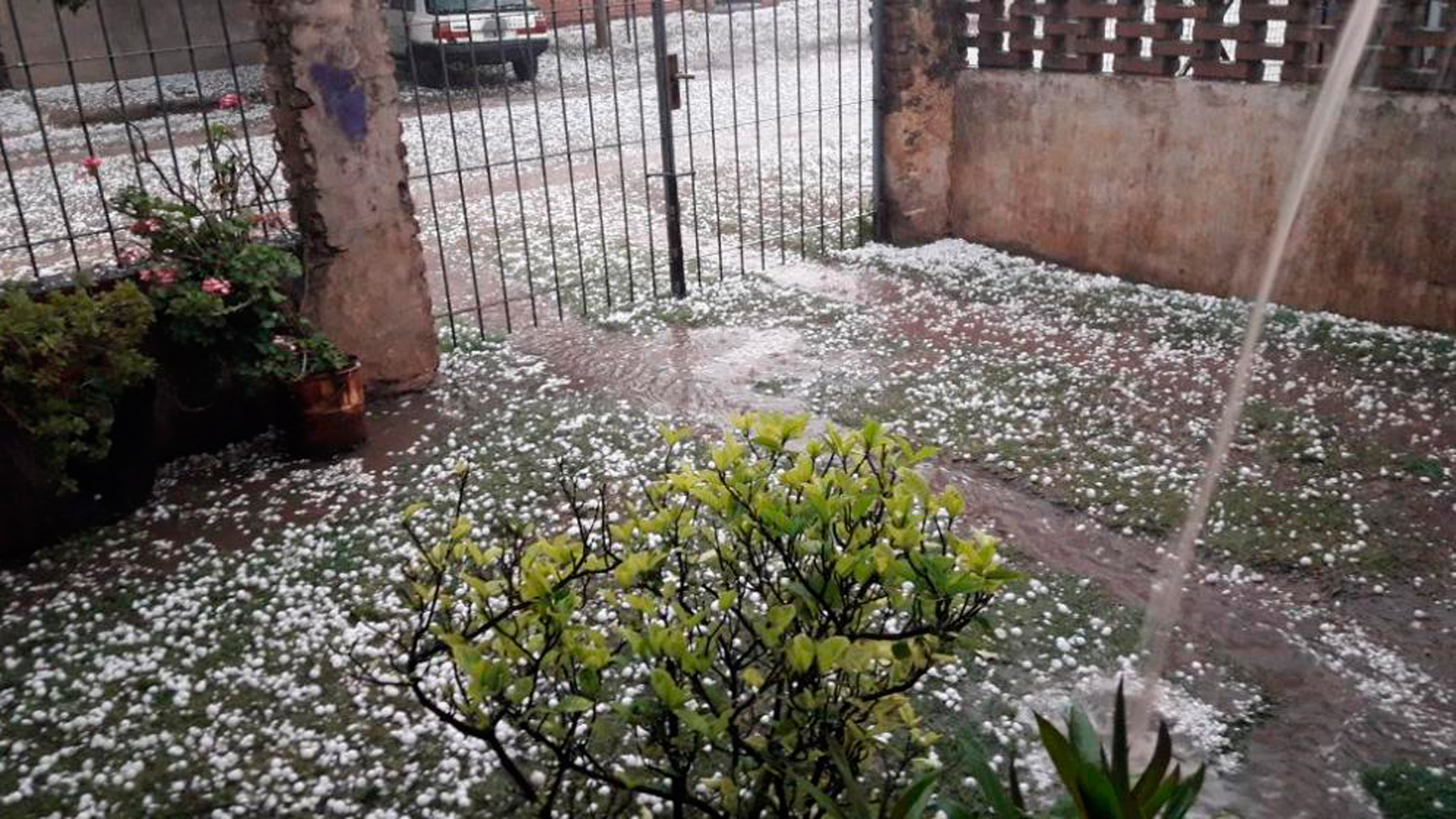 Feroz temporal en Córdoba: lluvia, granizo y muchos destrozos