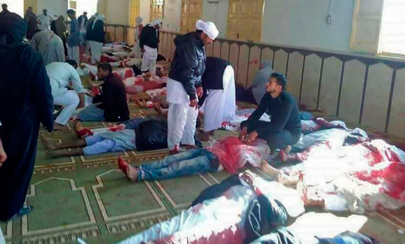 Suben a 305 los muertos por el ataque en Egipto entre ellos, 27 niños 