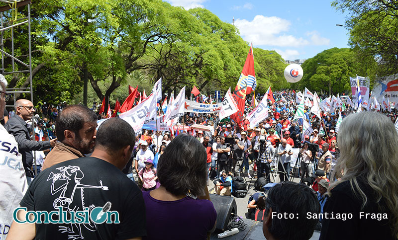 Trabajadores de América gritaron en Montevideo contra el neoliberalismo