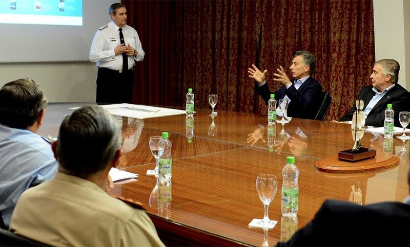 Macri arribó al edificio de la Armada y se reúne con la cúpula de las Fuerzas