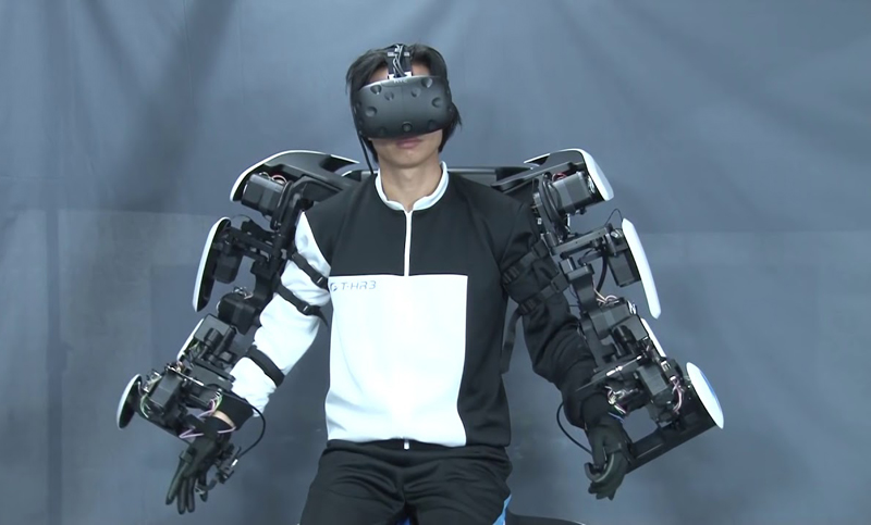Presentan un robot que se puede sincronizar con los movimientos del operador