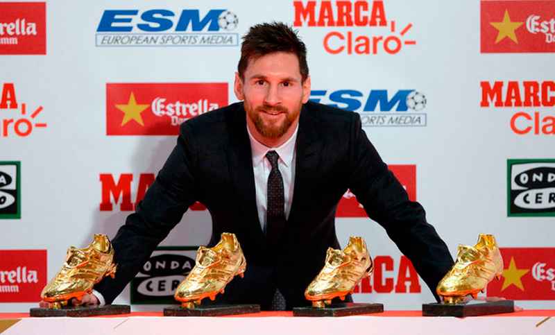 Messi recibió su cuarta bota de oro e igualó a Cristiano Ronaldo