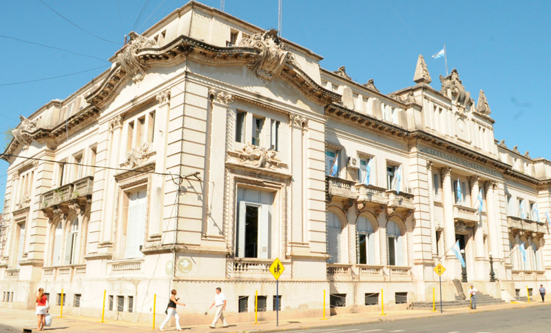 Evacuaron el Ministerio de Seguridad de Santa Fe por una amenaza de bomba
