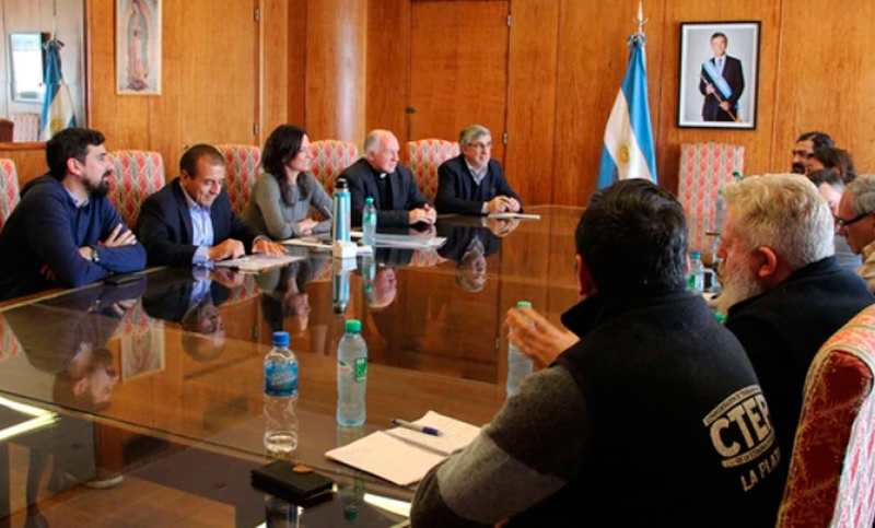 Crece la tensión entre el Gobierno y las organizaciones sociales por el pago de un bono de fin de año