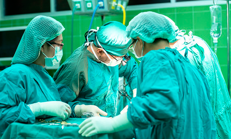Llevan a cabo el primer trasplante de cabeza humana con éxito