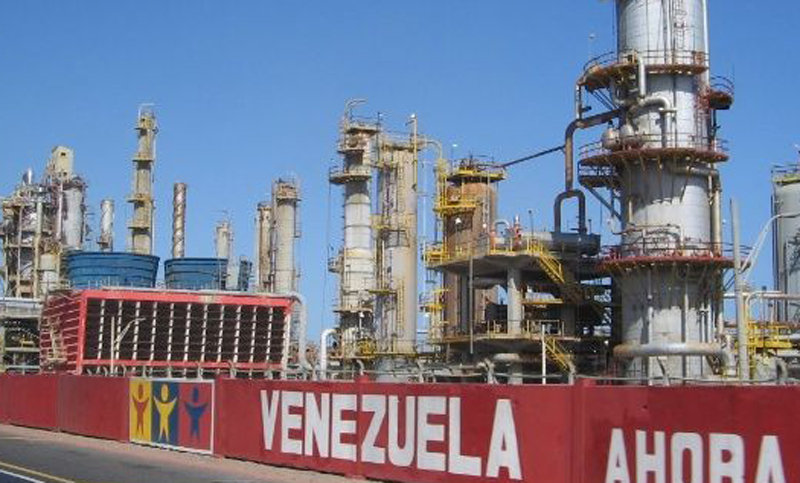 Denuncian un sabotaje para hacer caer su producción de petróleo