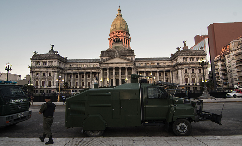 Cortes por movilizaciones y fuerte operativo de seguridad en el Congreso