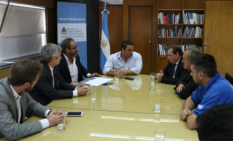 Genesini se reunió con Triaca para resolver la situación en Unilever