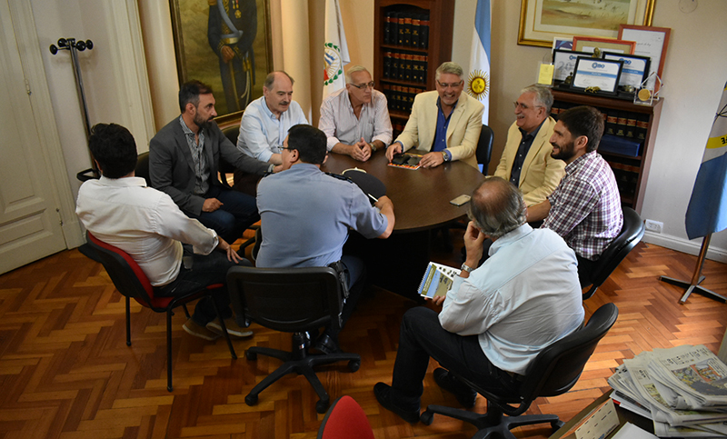Pullaro se reunió con comerciantes para coordinar la seguridad durante las Fiestas