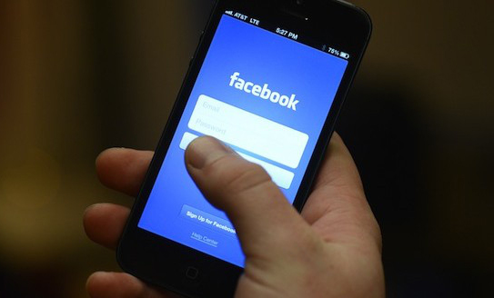 Un antiguo ejecutivo de Facebook alerta que “estamos siendo programados”