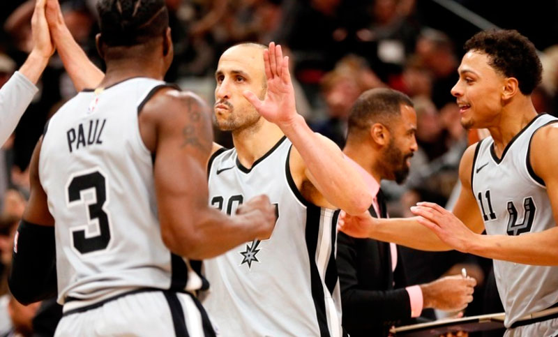 Manu Ginóbili le dio otro triunfo a San Antonio Spurs con un doble increíble