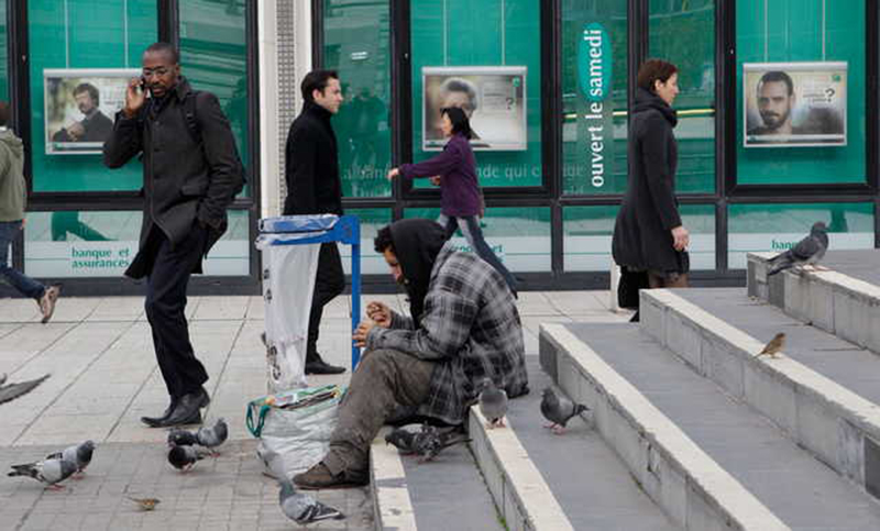 Famosos duermen en la calle en Escocia para recaudar dinero para los «sin techo»