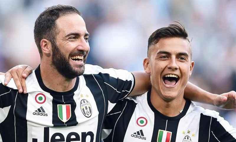 Juventus ganó con goles de Higuaín y Dybala en la Copa Italia