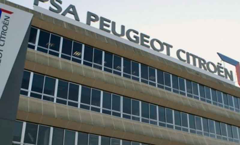 Despidieron a cinco trabajadores de Peugeot y ocuparon la planta