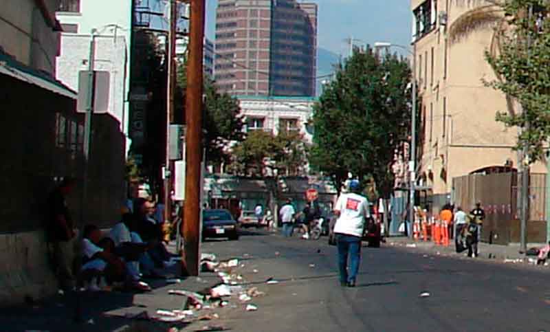 Pobreza y miles de vagabundos en pleno corazón de Los Ángeles