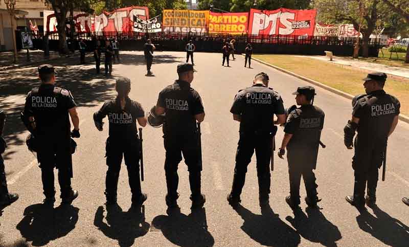 Incidentes en inmediaciones del Congreso a poco de la sesión por la reforma