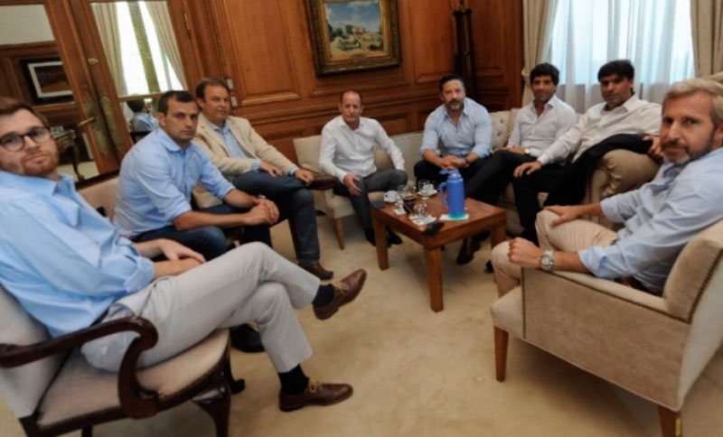 Intendentes peronistas reclamaron la «descentralización de recursos hacia los municipios»