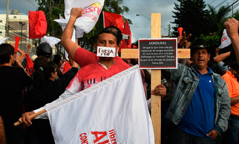 Opositores hondureños protestan ante Estados Unidos por “fraude electoral”
