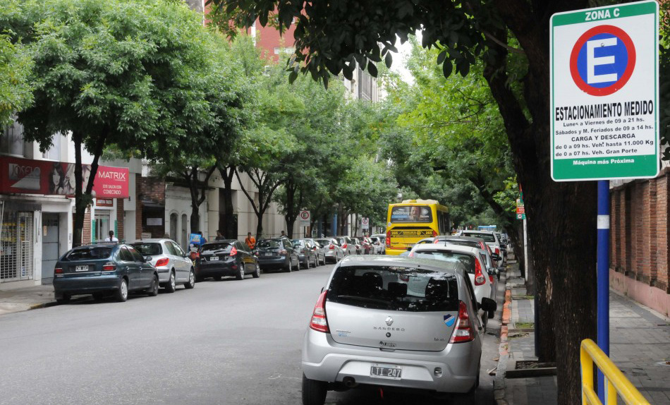 Para las fiestas se permitirá el estacionamiento en zona céntrica y barrio Echesortu