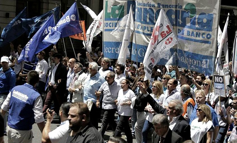 Trabajadores del Bapro mantendrán medidas de fuerza contra las reformas