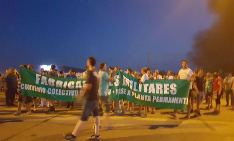 ATE reveló que despiden a 220 de los 258 empleados de Fabricaciones Militares en Azul
