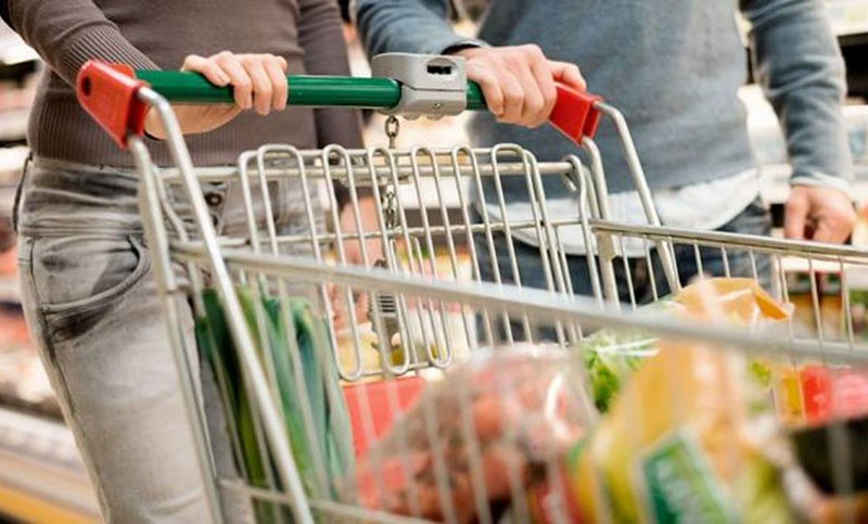 El costo de la canasta de alimentos aumentó casi 2 por ciento en diciembre