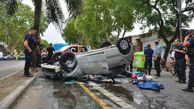 Tremendo choque en avenida Pellegrini tras persecución policial