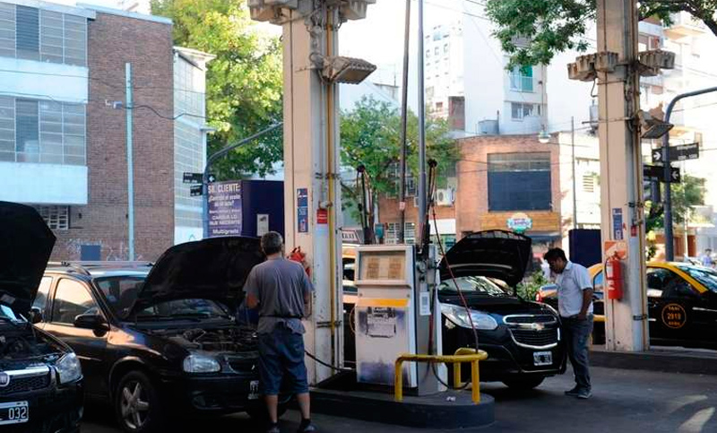 Los estacioneros evalúan cortar los pagos con tarjeta de crédito