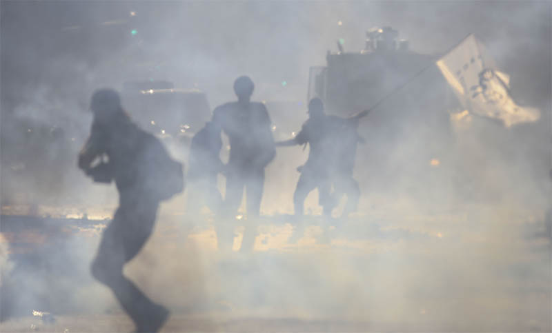 En medio de los incidentes frente al Congreso agredieron a representantes de la Festram