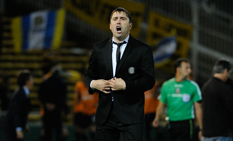 El Chacho apuntó a tres ex Central y a un volante de Newell’s para Racing