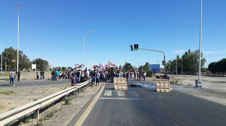 Diputado neuquino del Frente de Izquierda fue herido durante el desalojo de una maderera