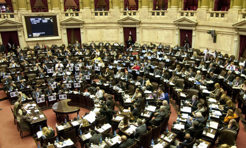 Rechazaron suspender la sesión en Diputados por la violencia fuera del recinto