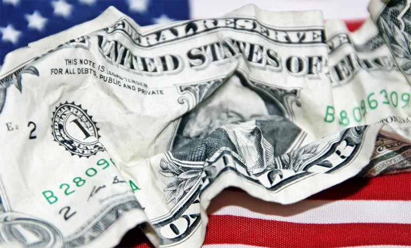 El «profeta» de la crisis de 2008 advierte sobre hundimiento del dólar y nuevo colapso
