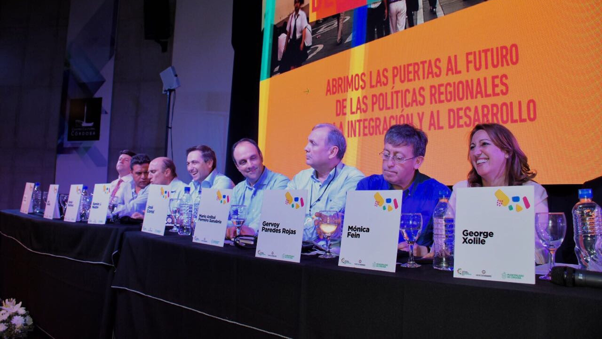 La intendenta pidió que la voz de las ciudades esté presente en los grandes debates