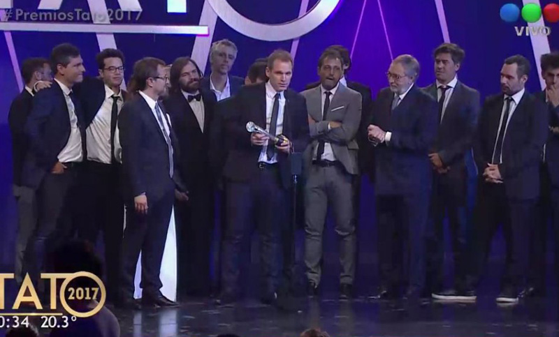 «Un gallo para Esculapio» arrasó en los premios Tato